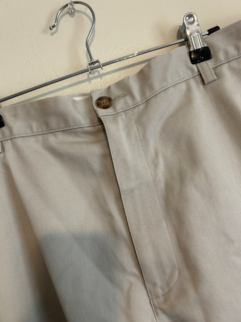 BUNDLE 5 Pairs L.L. Bean Men's Flat-Front Shorts in Light Beige - Picture 3 of 5